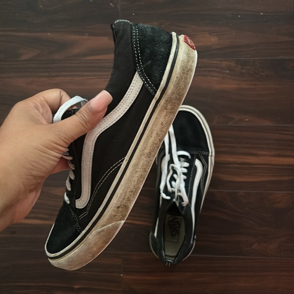 Vans - Picture 3 of 3